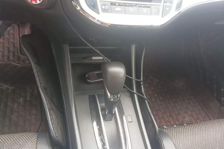 Used Honda Jade 2017 1.8L automatic Comfort version 5 seats Gear Lever