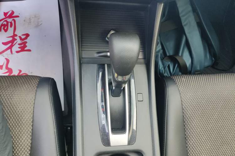 Used Honda Jade 2017 1.8L automatic Comfort version 5 seats Gear Lever