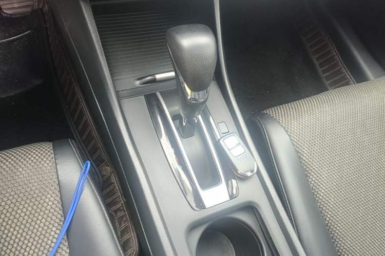 Used Honda Jade 2017 1.8L automatic Comfort version 5 seats Gear Lever