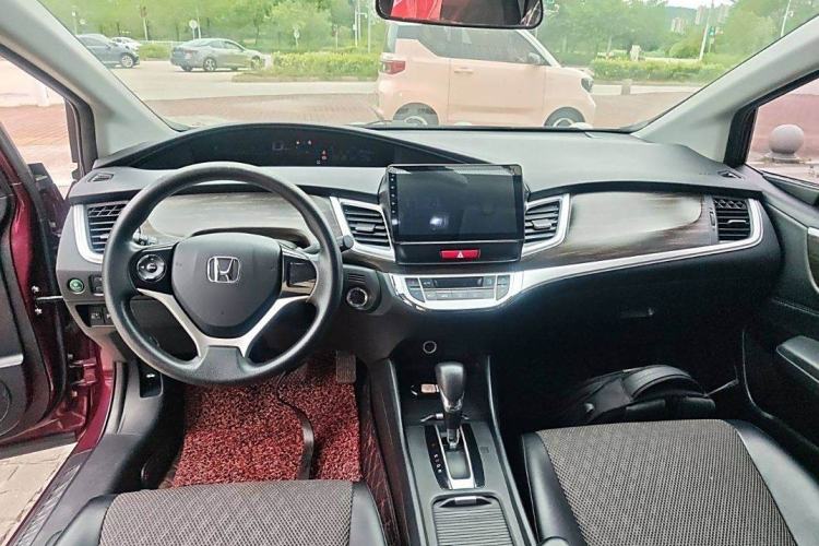 Used Honda Jade 2017 1.8L automatic Comfort version 5 seats Interior 1