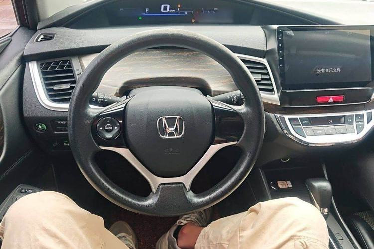 Used Honda Jade 2017 1.8L automatic Comfort version 5 seats Interior 2