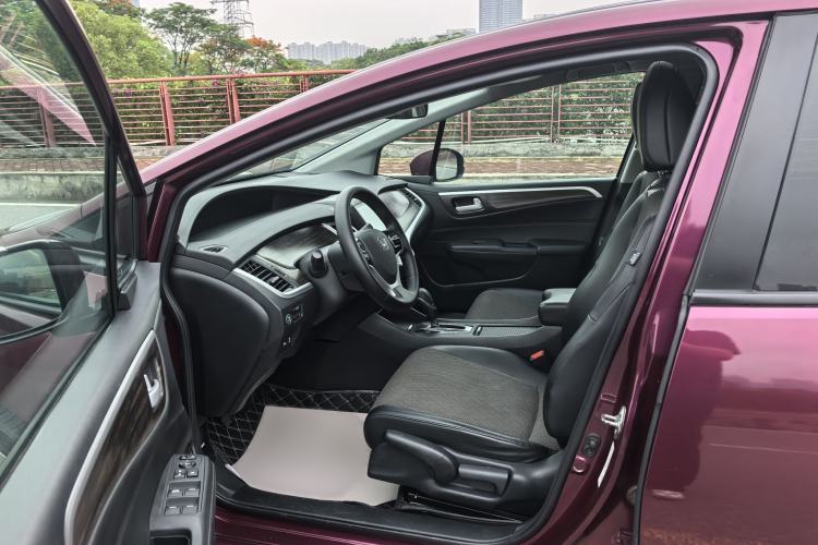 Used Honda Jade 2017 1.8L automatic Comfort version 5 seats Interior 3