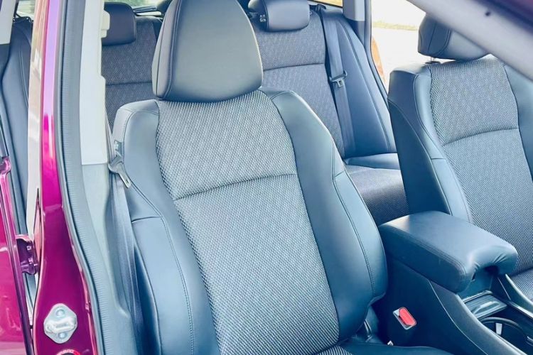 Used Honda Jade 2017 1.8L automatic Comfort version 5 seats Interior 5