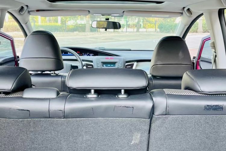 Used Honda Jade 2017 1.8L automatic Comfort version 5 seats Interior 6