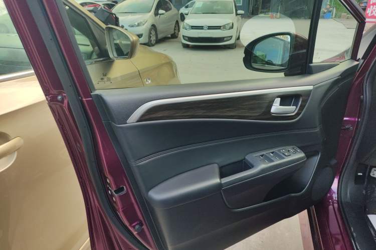 Used Honda Jade 2017 1.8L automatic Comfort version 5 seats Left Front Door Interior