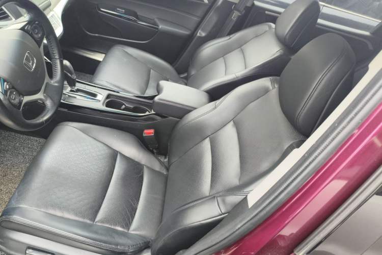 Used Honda Jade 2017 210 TURBO CVT Luxury Edition 5 Seats Left Front Seat