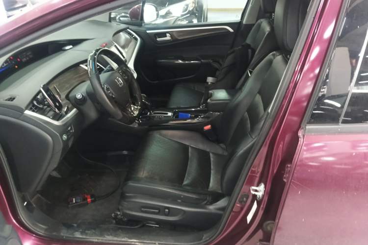 Used Honda Jade 2017 210 TURBO CVT Luxury Edition 5 Seats Left Front Seat