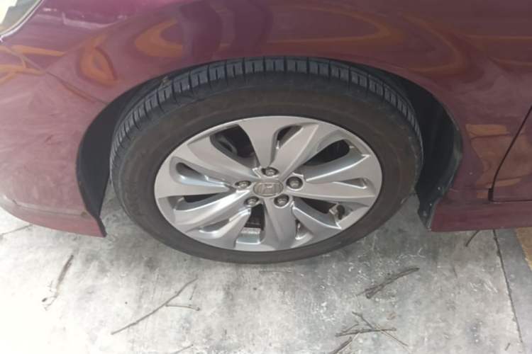 Used Honda Jade 2017 1.8L automatic Comfort version 5 seats Left Front Wheel Hub