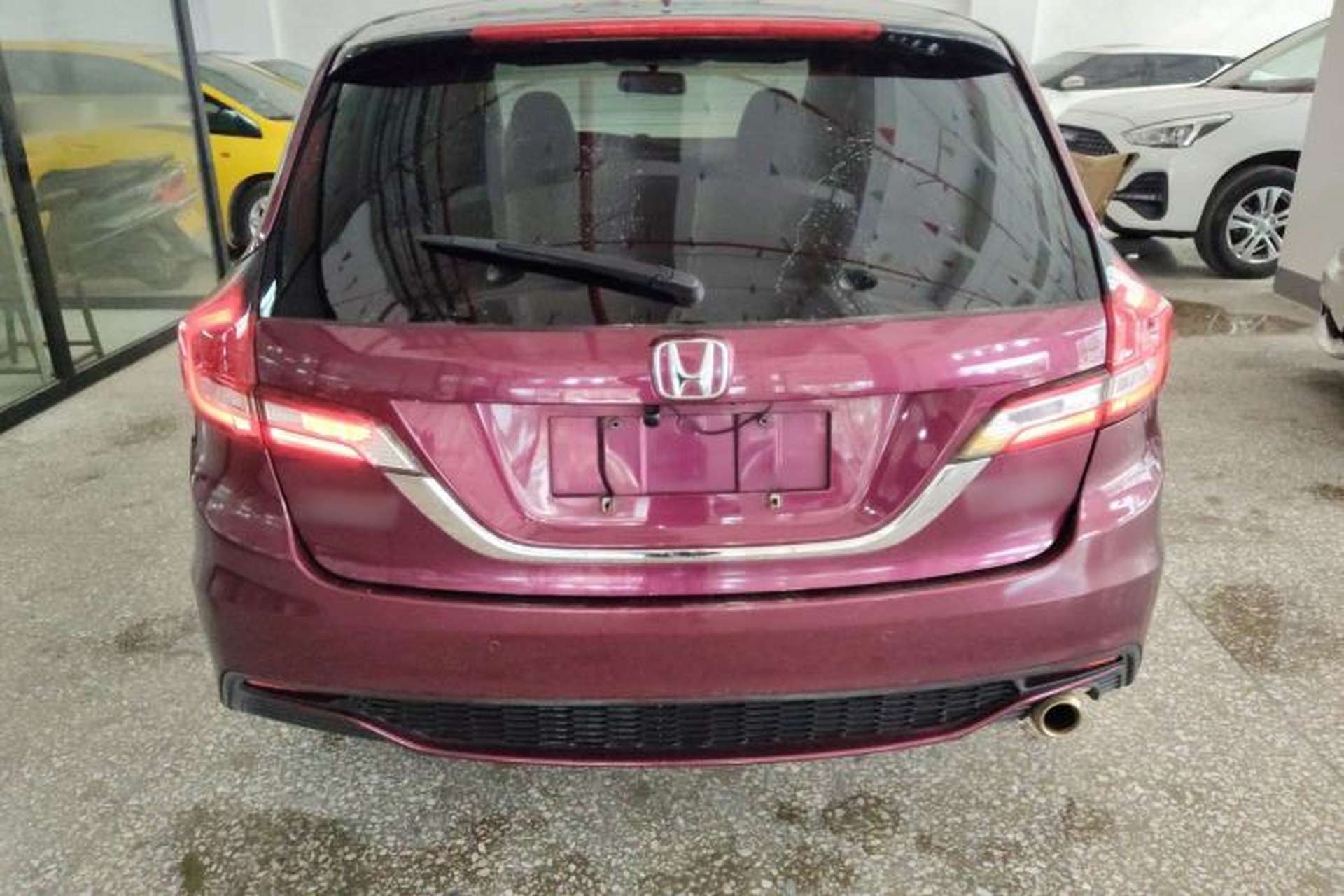 Used Honda Jade 2017 1.8L automatic Comfort version 5 seats Rear