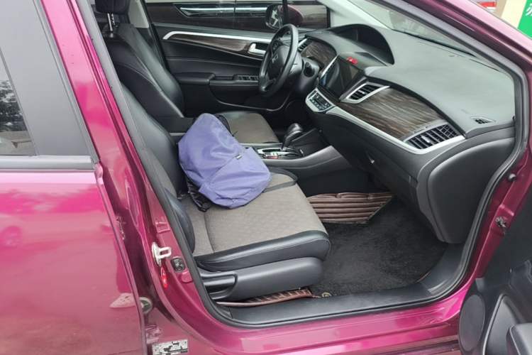 Used Honda Jade 2017 1.8L automatic Comfort version 5 seats Right Front Seat