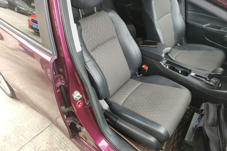 Used Honda Jade 2017 1.8L automatic Comfort version 5 seats Right Front Seat