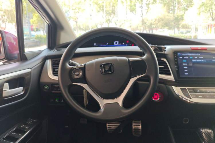 Used Honda Jade 2017 1.8L automatic Comfort version 5 seats Steering Wheel