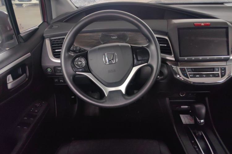 Used Honda Jade 2017 1.8L automatic Comfort version 5 seats Steering Wheel