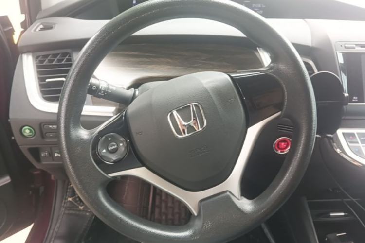 Used Honda Jade 2017 1.8L automatic Comfort version 5 seats Steering Wheel