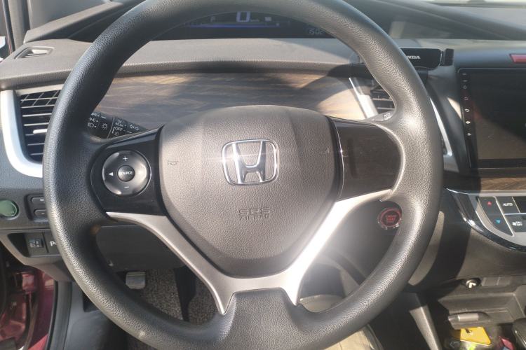 Used Honda Jade 2017 1.8L automatic Comfort version 5 seats Steering Wheel