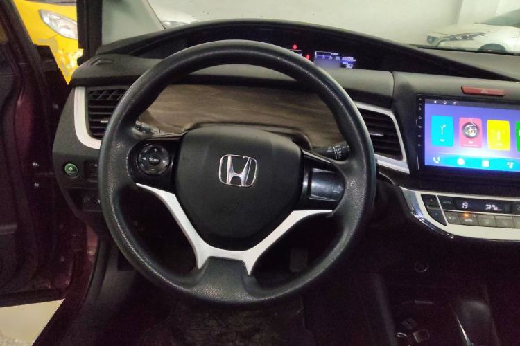 Used Honda Jade 2017 1.8L automatic Comfort version 5 seats Steering Wheel