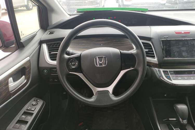 Used Honda Jade 2017 1.8L automatic Comfort version 5 seats Steering Wheel