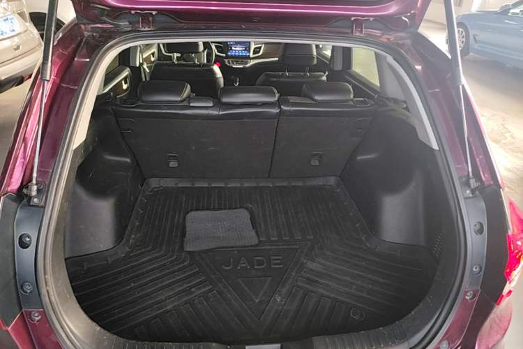 Used Honda Jade 2017 1.8L automatic Comfort version 5 seats Trunk