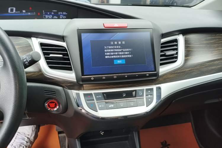Used Honda Jade 2017 1.8L automatic Comfort version 5 seats Audio And AC Panel