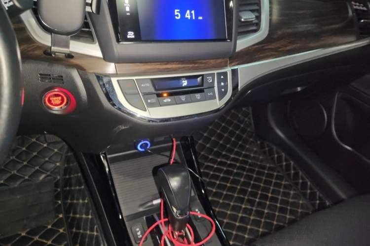Used Honda Jade 2017 210 TURBO CVT Luxury Edition 5 Seats Audio And AC Panel