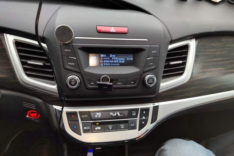 Used Honda Jade 2017 1.8L automatic Comfort version 5 seats Audio And AC Panel