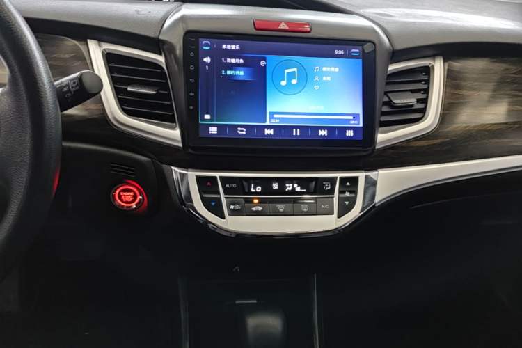 Used Honda Jade 2017 1.8L automatic Comfort version 5 seats Audio And AC Panel
