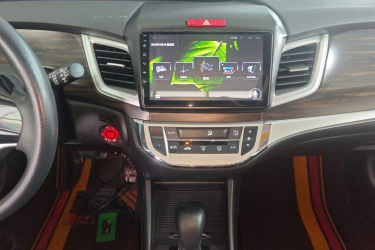 Used Honda Jade 2017 1.8L automatic Comfort version 5 seats Audio And AC Panel