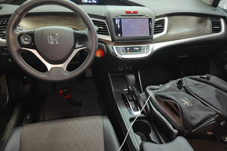 Used Honda Jade 2017 1.8L automatic Comfort version 5 seats Audio And AC Panel