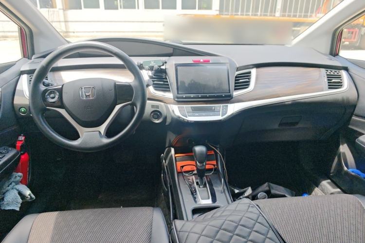 Used Honda Jade 2017 1.8L automatic Comfort version 5 seats Center Console