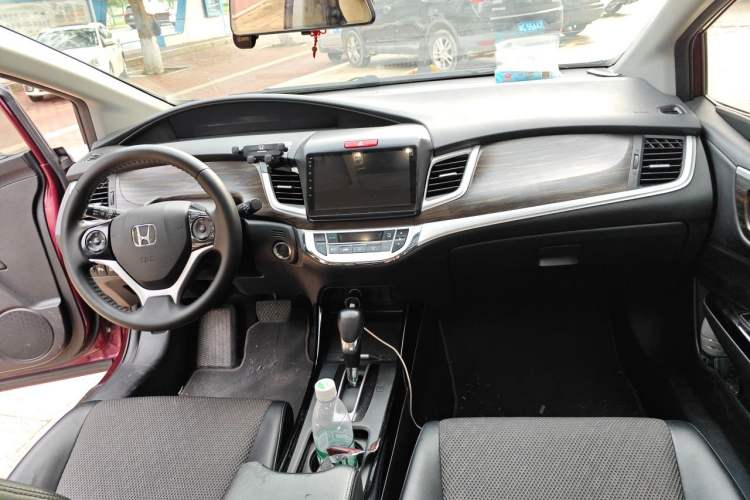 Used Honda Jade 2017 210TURBO CVT Fashion Edition 5-seater Center Console
