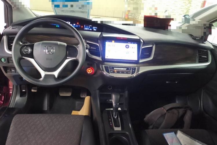 Used Honda Jade 2017 1.8L automatic Comfort version 5 seats Center Console