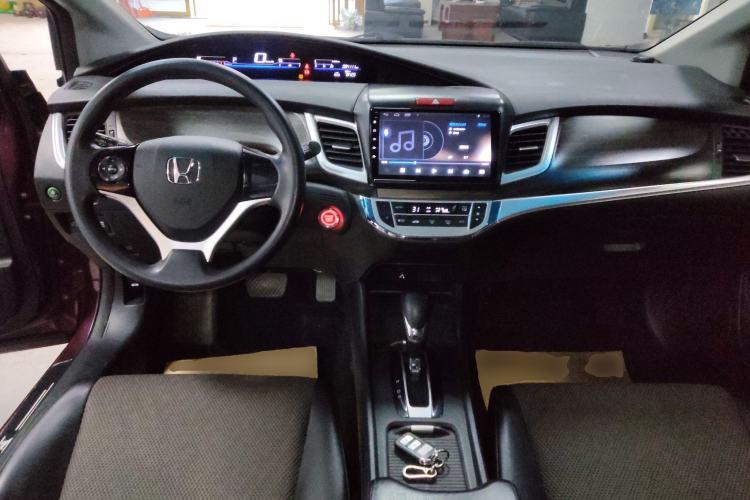 Used Honda Jade 2017 1.8L automatic Comfort version 5 seats Center Console