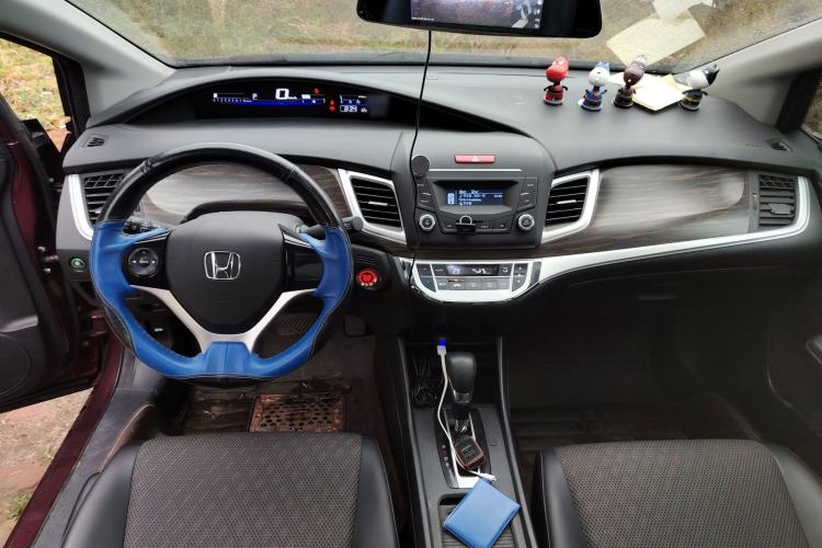 Used Honda Jade 2017 1.8L automatic Comfort version 5 seats Center Console