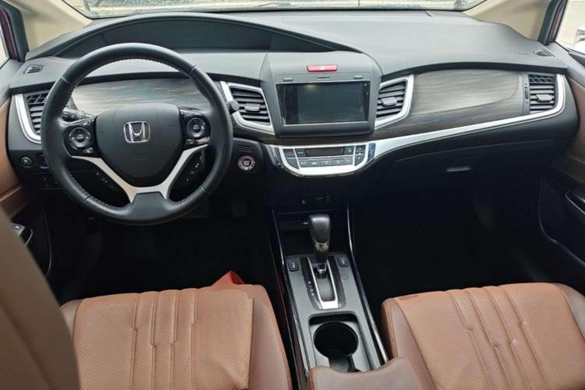 Used Honda Jade 2017 210TURBO CVT Luxury Edition 6 Seats Center Console