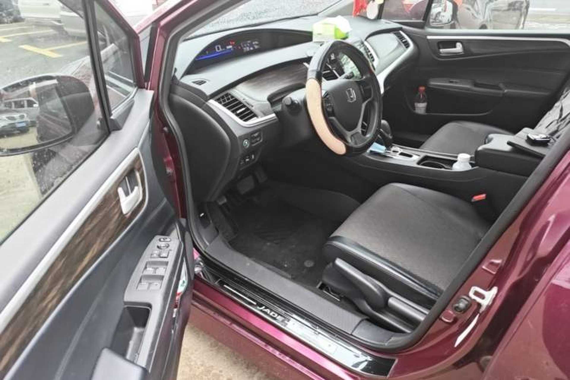 Used Honda Jade 2017 1.8L automatic Comfort version 5 seats Driver Seat