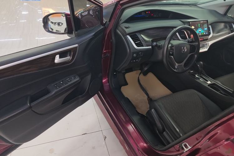 Used Honda Jade 2017 1.8L automatic Comfort version 5 seats Driver Seat
