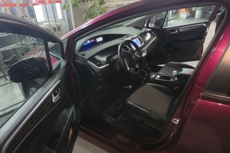 Used Honda Jade 2017 1.8L automatic Comfort version 5 seats Driver Seat