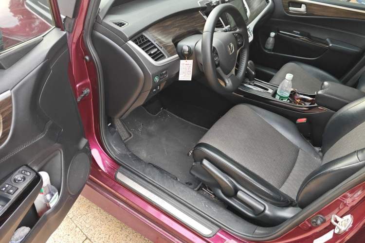 Used Honda Jade 2017 210TURBO CVT Fashion Edition 5-seater Driver Seat
