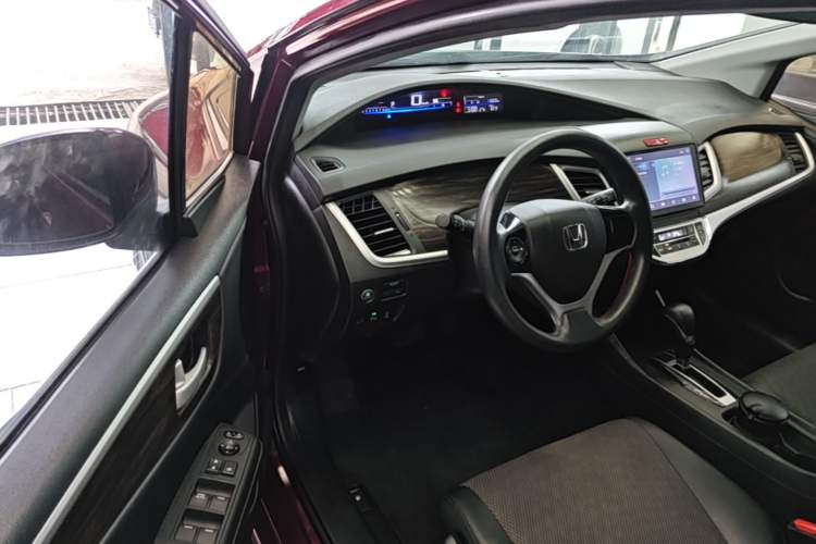 Used Honda Jade 2017 1.8L automatic Comfort version 5 seats Driver Seat