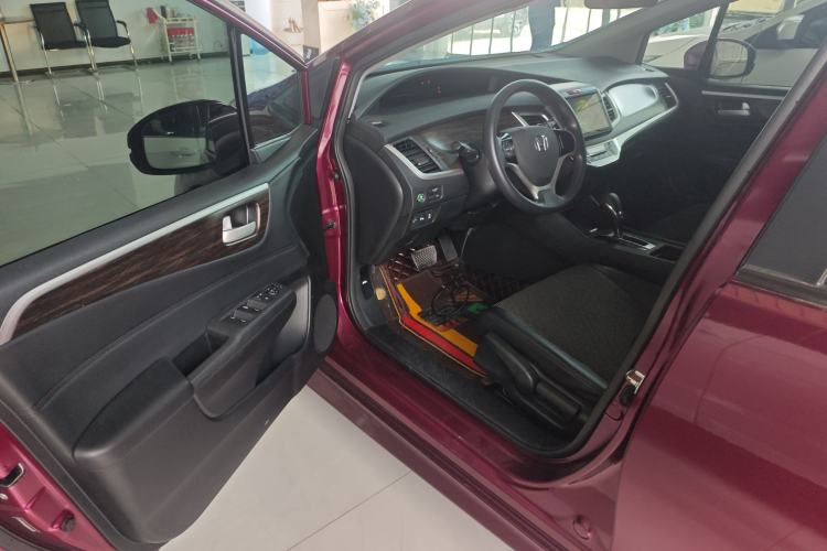Used Honda Jade 2017 1.8L automatic Comfort version 5 seats Driver Seat