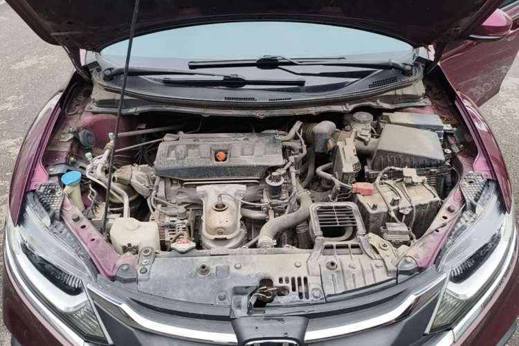 Used Honda Jade 2017 1.8L automatic Comfort version 5 seats Engine Bay
