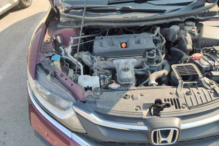 Used Honda Jade 2017 1.8L automatic Comfort version 5 seats Engine Bay Right