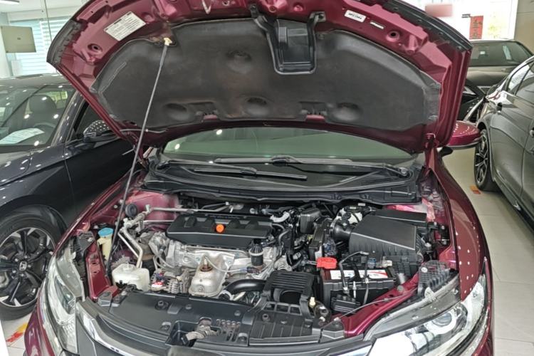 Used Honda Jade 2017 1.8L automatic Comfort version 5 seats Engine Bay