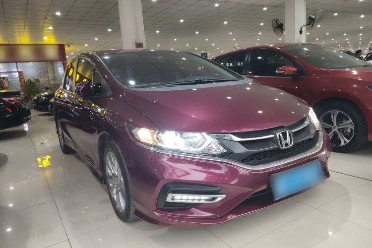 Used Honda Jade 2017 1.8L automatic Comfort version 5 seats Exterior 2
