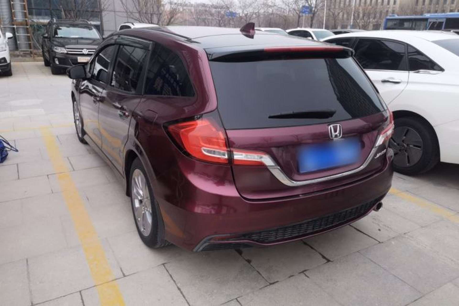 Used Honda Jade 2017 1.8L automatic Comfort version 5 seats Exterior 2