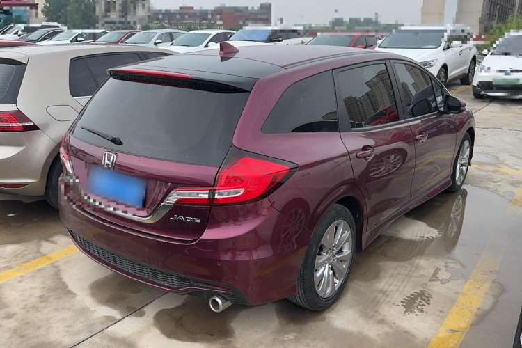 Used Honda Jade 2017 1.8L automatic Comfort version 5 seats Exterior 3