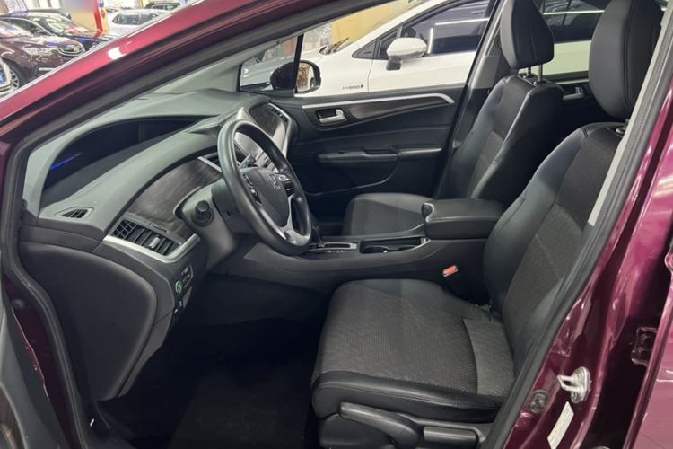 Used Honda Jade 2017 1.8L automatic Comfort version 5 seats Exterior 3