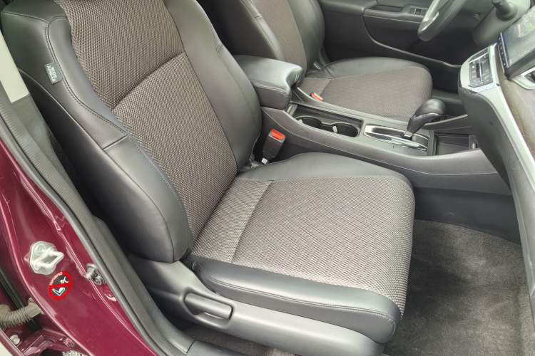 Used Honda Jade 2017 1.8L automatic Comfort version 5 seats Exterior 4