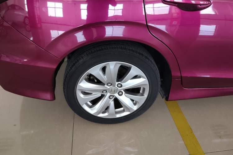 Used Honda Jade 2017 1.8L automatic Comfort version 5 seats Exterior 5