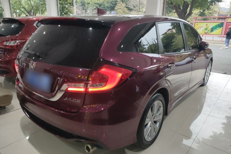 Used Honda Jade 2017 1.8L automatic Comfort version 5 seats Exterior 5